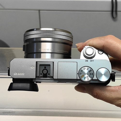 New sony alpha a6000 - 95%,