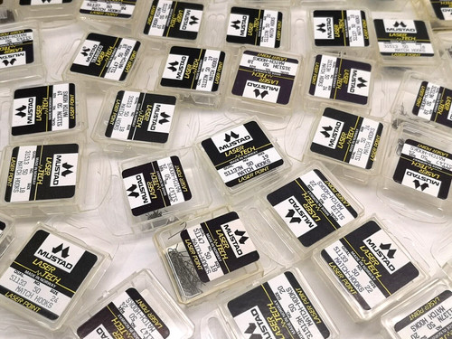 Lotto stock ami mustad - stock,
