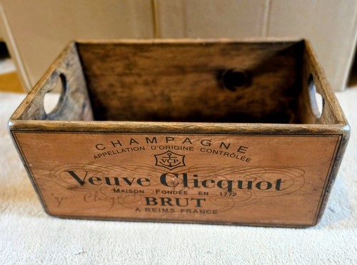 Veuve clicquot brut champage - clicquot,