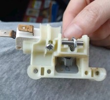 Interruttore Chiusura Sportello Lavastoviglie Candy Cdi 2012