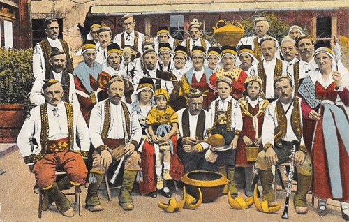 09-FOLKLORE