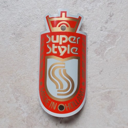 Stemma fregio super - stemma, style