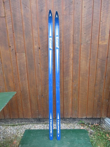Vecchi sci neve vintage - neve, in