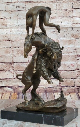 Buffalo hunt lost - cera, bronzo
