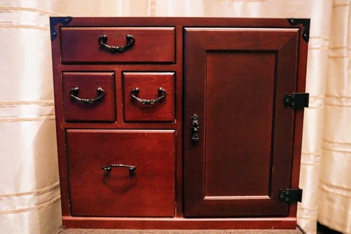 Cassettiera giapponese per