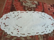 prezioso centro lino e ricami