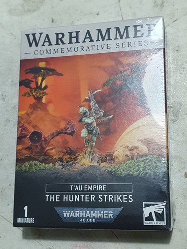 The hunter strikes warhammer - the,