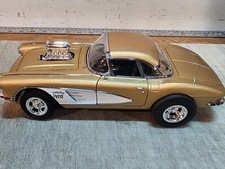 ACME: 1:18 1961 CHEVROLET