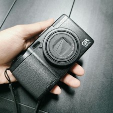 RICOH GR DIGITAL IV 10,4