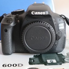 Fotocamera CANON EOS 600 D