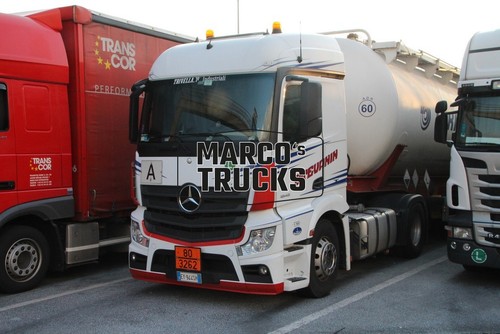 Foto camion mercedes benz - foto,