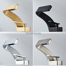 Rubinetto miscelatore lavabo a