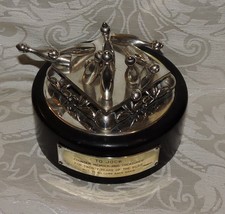 Antico trofeo bowling piatto argento spille da bowling su base in legno c1900