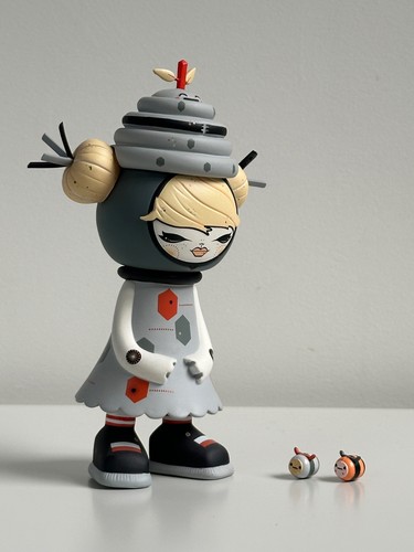 Bumble spring edition figure - edition,