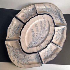 set-vassoio-e-salsiere-coordinati-marcati-deruta-e-decorati-con-greche-e-fiori-a