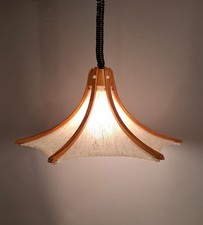 Vecchia lampada a sospensione