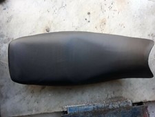 Sella Kawasaki GPZ 500 rivestita con pelle antiscivolo mai utilizzata 