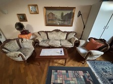 set di mobili d'antiquariato