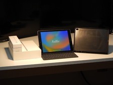 Apple iPad Pro 9.7" 32GB Wi-Fi + Pencil + Smart Keyboard 