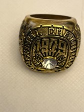 (1) Anello calcio college