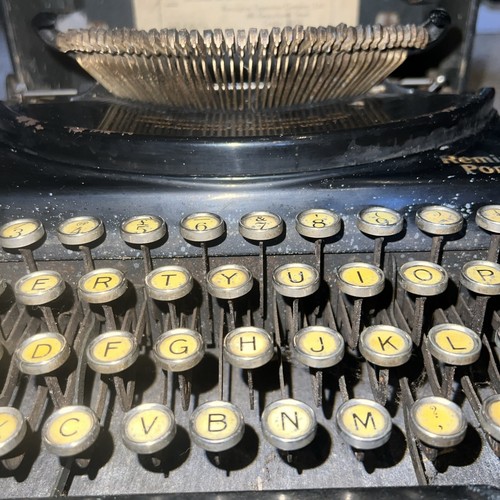 Antica macchina scrivere - antica,