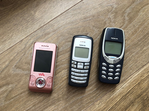 Lot vintage mobile phones - lot,