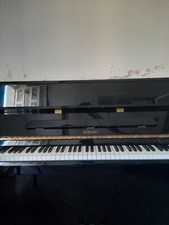 pianoforte a muro