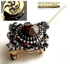 Antico Granato Spilla Granate