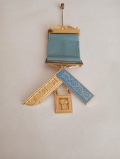 Gioiello massonico per il seno