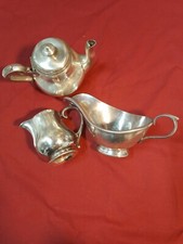 Antichi utensili da nave. Cafettiera lattiera salsiera.