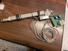 Elettrocilindro attuatore