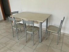 Set Tavolo con 4 Sedie in Acciaio e impagliato. Colore - Argento/Marrone