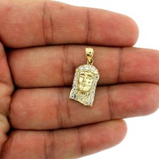 Ciondolo uomo in vero oro