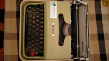 MACCHINA DA SCRIVERE OLIVETTI