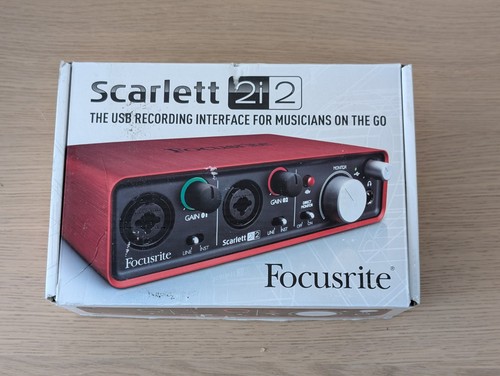 Focusrite scarlett 2i2 - scarlett,