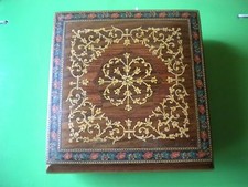 Scatola portagioie in noce