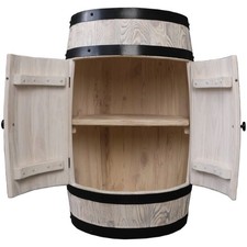 Grand bar à tonneaux avec