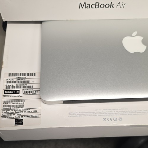 2011 apple macbook air - 2011,