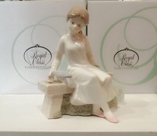 Statua In Porcellana Royal