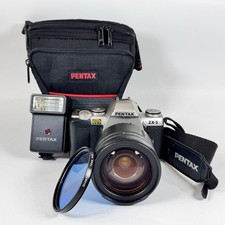 Pentax ZX-5 SLR con obiettivo