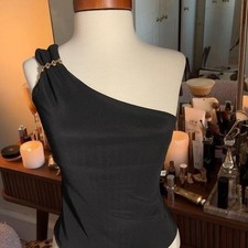 Top elegante chic nero