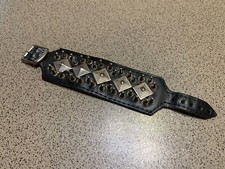 Bracciale in pelle con punte