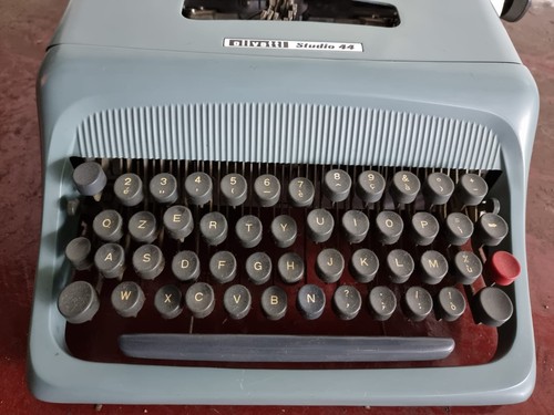 Macchina scrivere olivetti - da,
