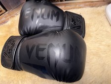 Guantoni da boxe Venum 14 oz neri