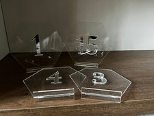 Segnatavolo in plexiglass - 16