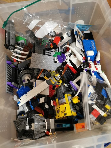 Una scatola lego casuali - lego,