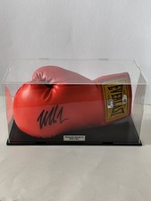 Guanto da boxe firmato Mike