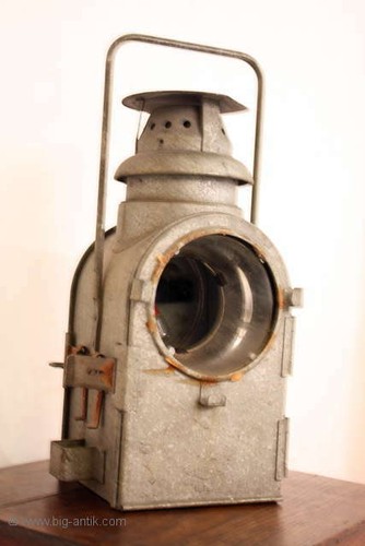 Grande lampada ferroviaria