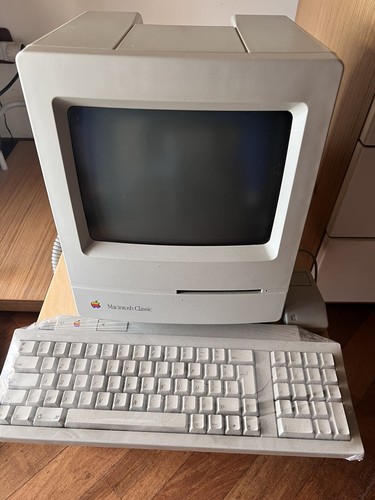 Apple macintosh classic - apple, ii