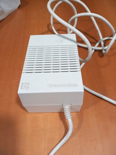 Alimentatore commodore - alimentatore,